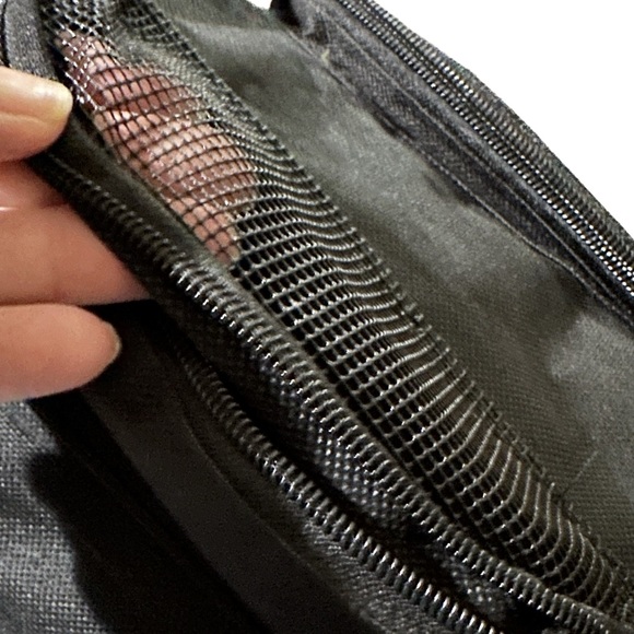 RARE TRAVEL SHOE GOLF ACCESSORY BAG. ARROW PROMO ZIPPER POUCH FRONT SIDE POCKETS - Picture 4 of 4